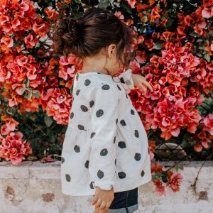 Ubrania dla dziewczynek – zasady ich wybierania